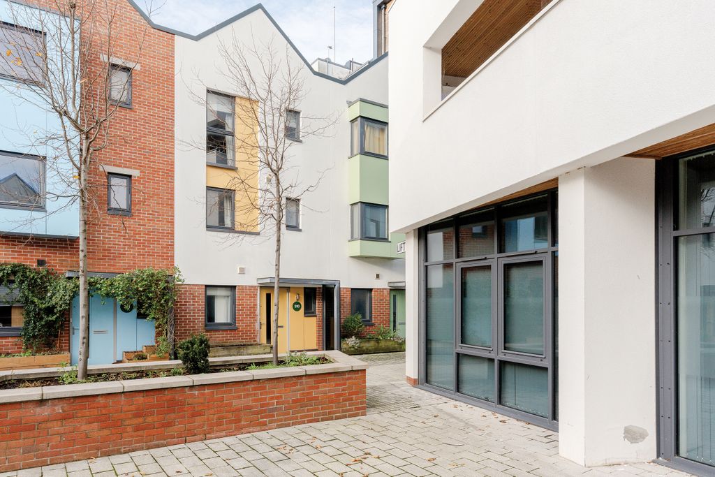 Property photo 2 of 27 Photo 2