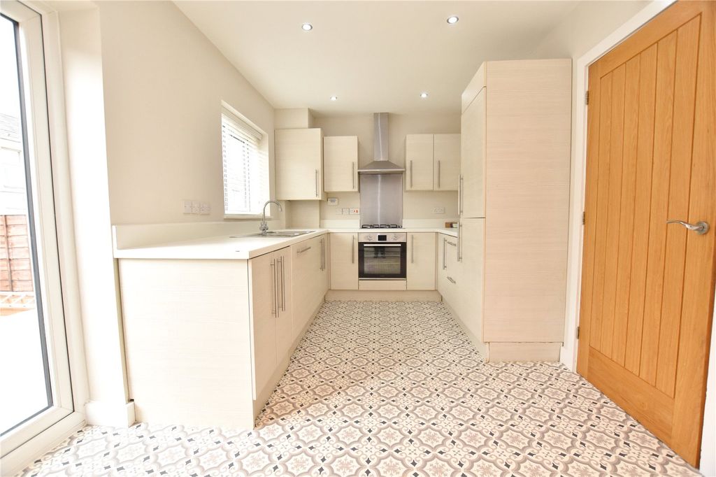 Property photo 2 of 12 Picture No. 02