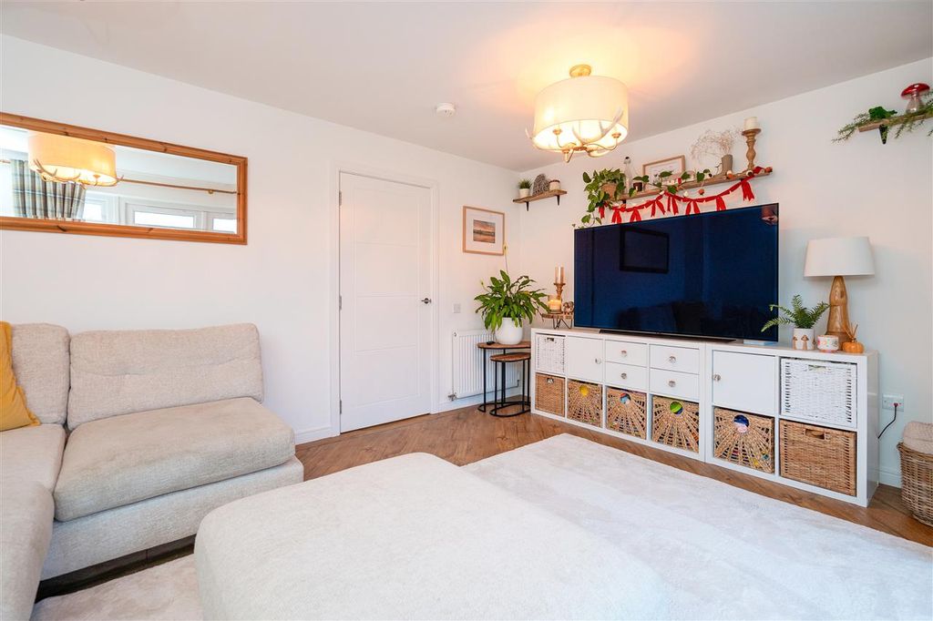 Property photo 3 of 19