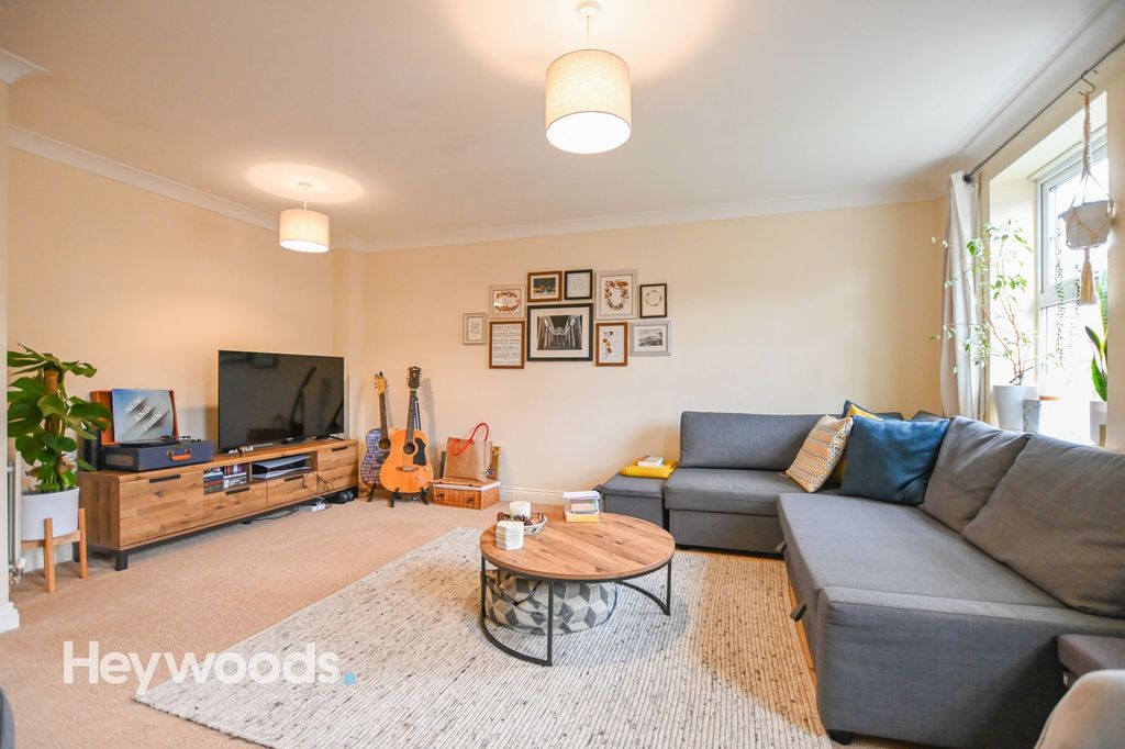 Property photo 2 of 21