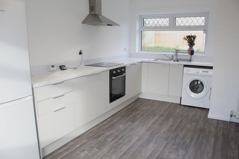 Property photo 2 of 11 Fitted  Dining Kitchen