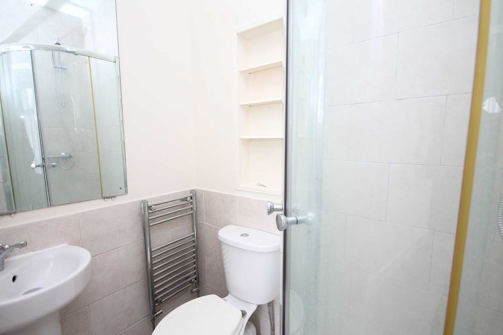 Property photo 3 of 3