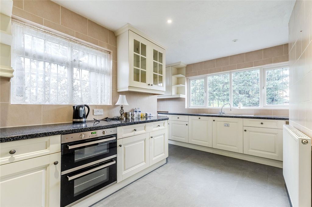 Property photo 2 of 10 Picture No. 05