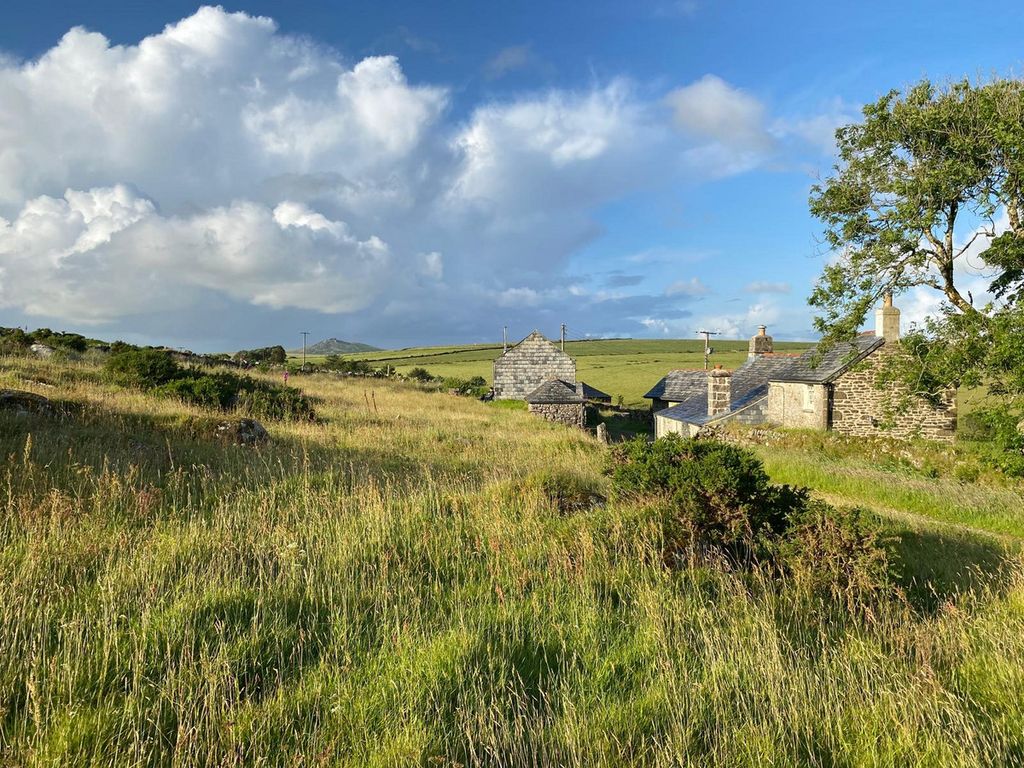 Property photo 2 of 23