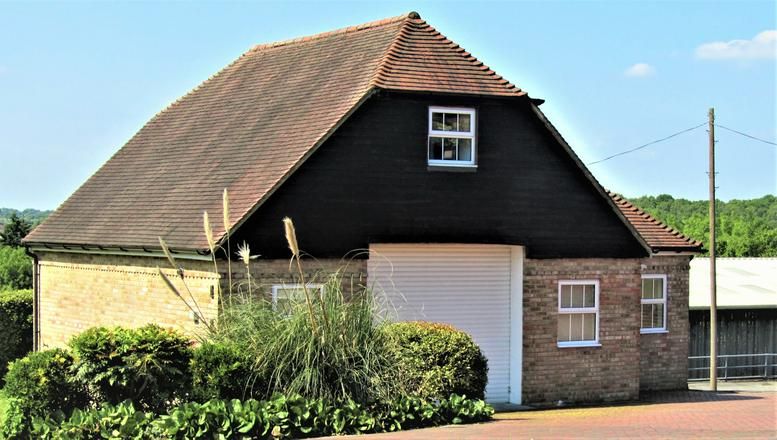 Property photo 1 of 12