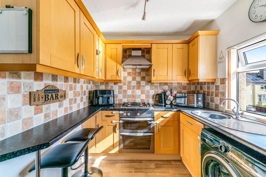 Property photo 3 of 11 Photo 3