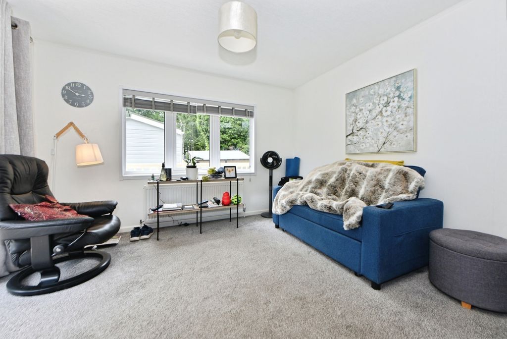 Property photo 3 of 40 Pbox-Img.Jpg
