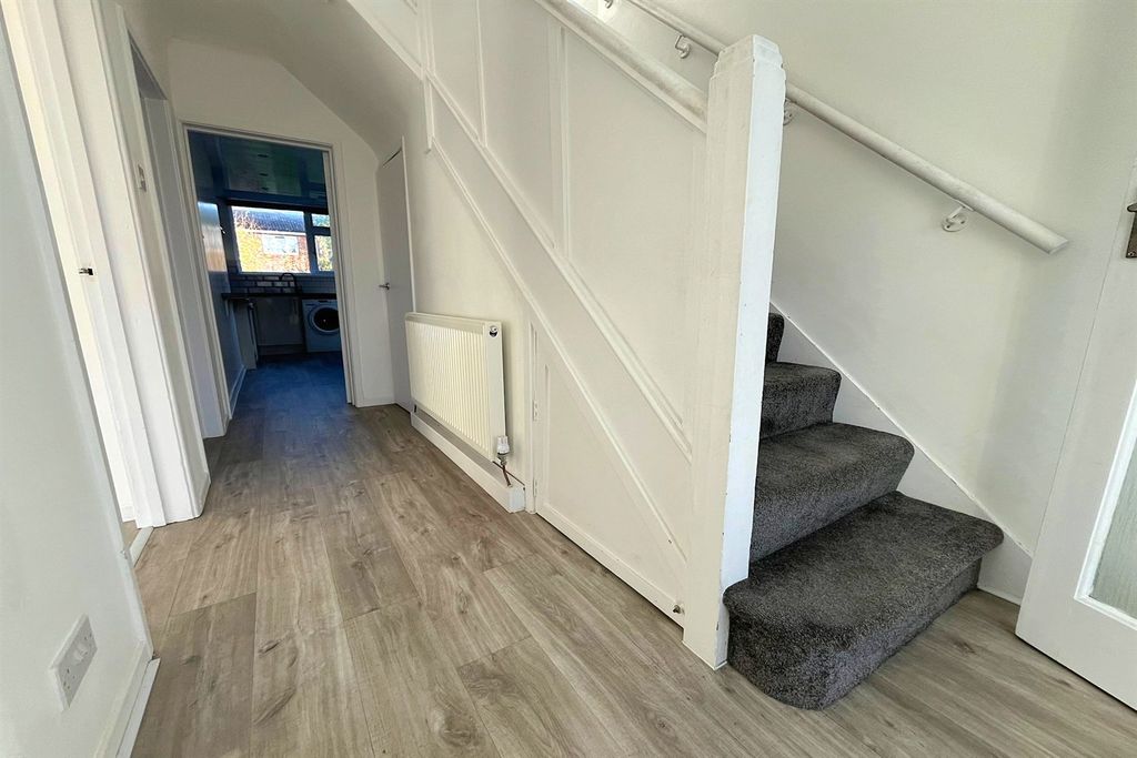 Property photo 2 of 13 Entrance Hall