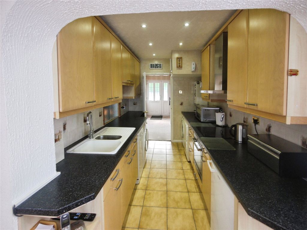 Property photo 3 of 14 Kitchen