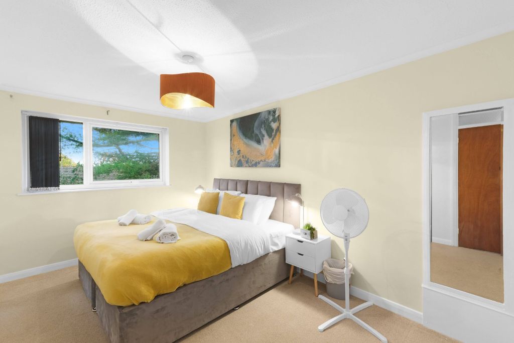 Property photo 3 of 28