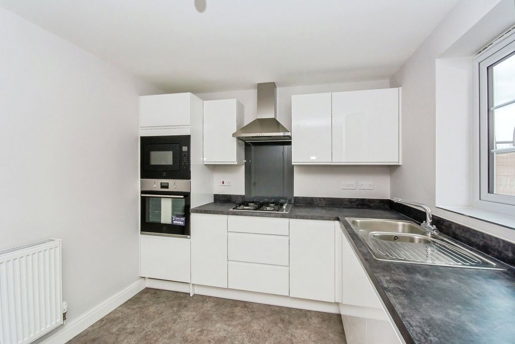 Property photo 2 of 16 Picture No. 18