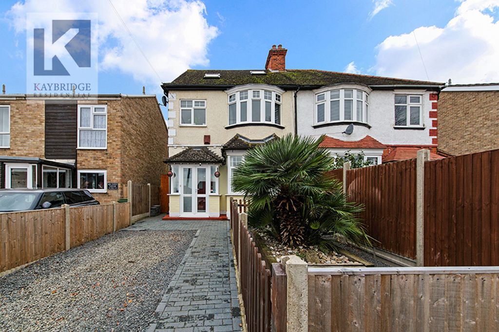 Property photo 1 of 18 Langley Avenue, Worcester Park