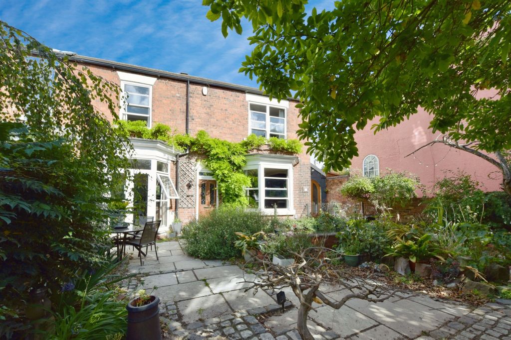 Property photo 1 of 23
