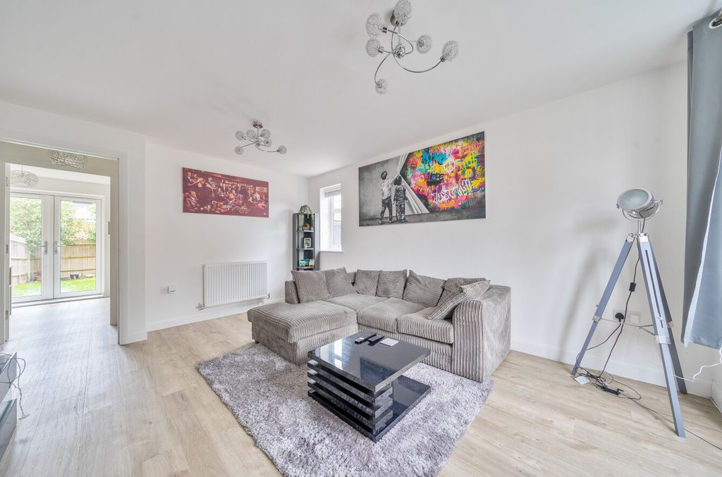 Property photo 2 of 13 1360425-31-68d65F...