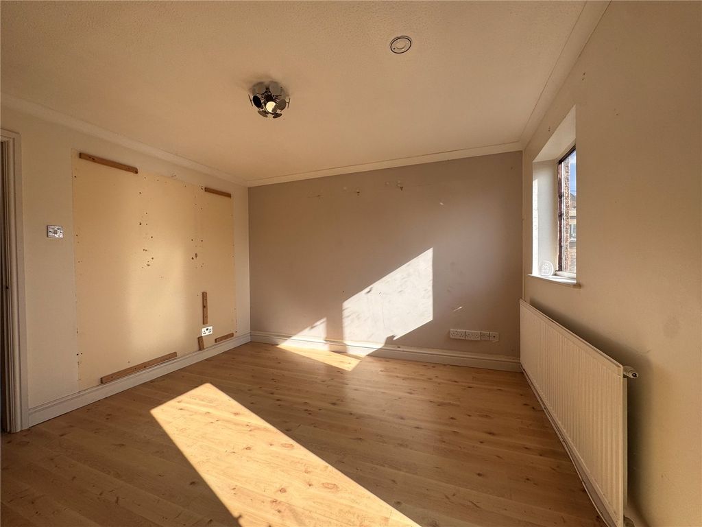 Property photo 3 of 9 Picture No. 06