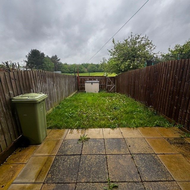 Property photo 2 of 8 Garden