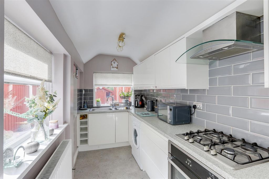 Property photo 3 of 18 220925_8.Jpg