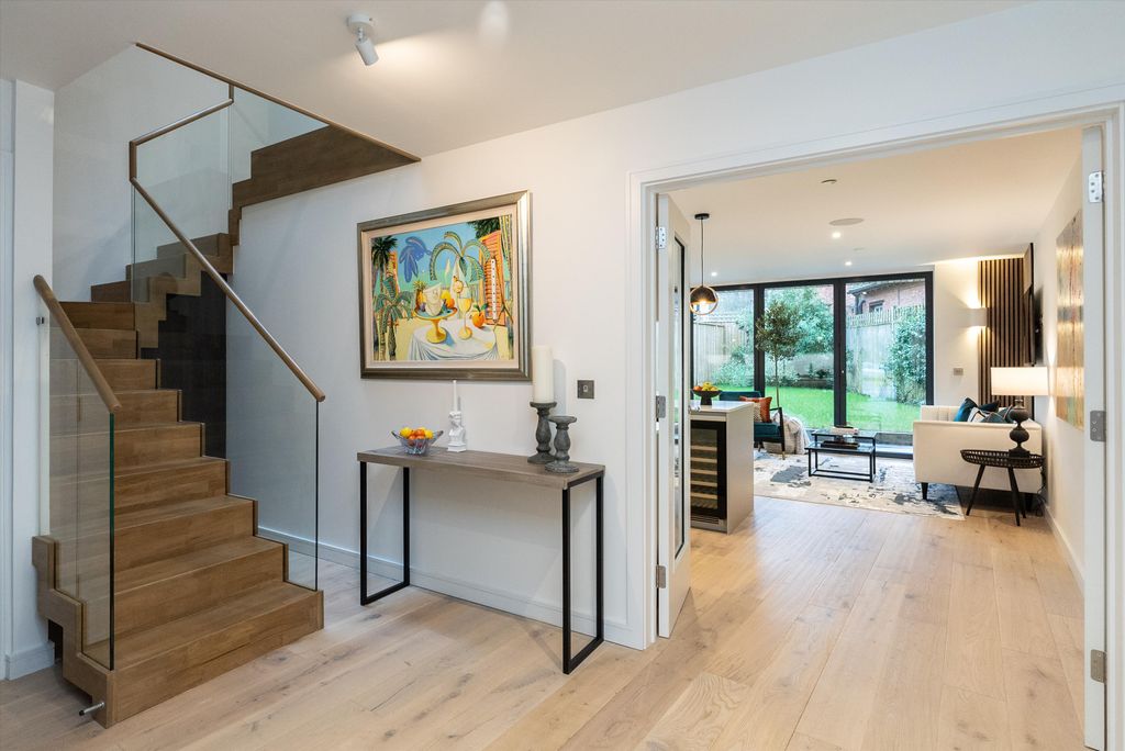 Property photo 3 of 22 Image