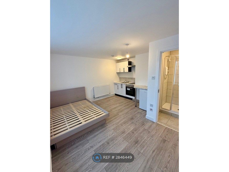 Property photo 2 of 25