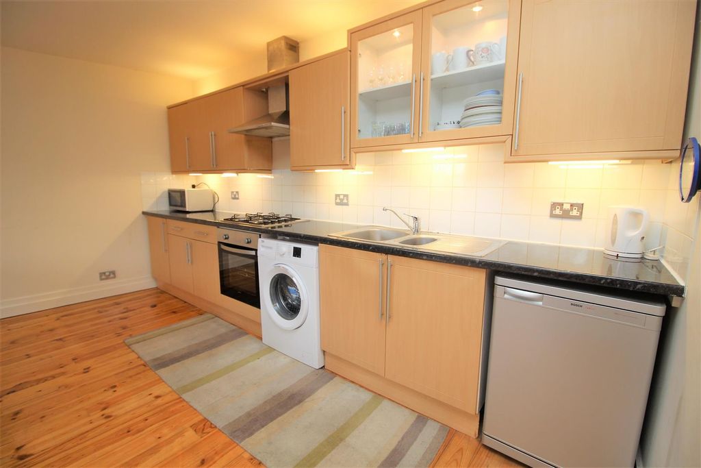 Property photo 2 of 8 Kitchen