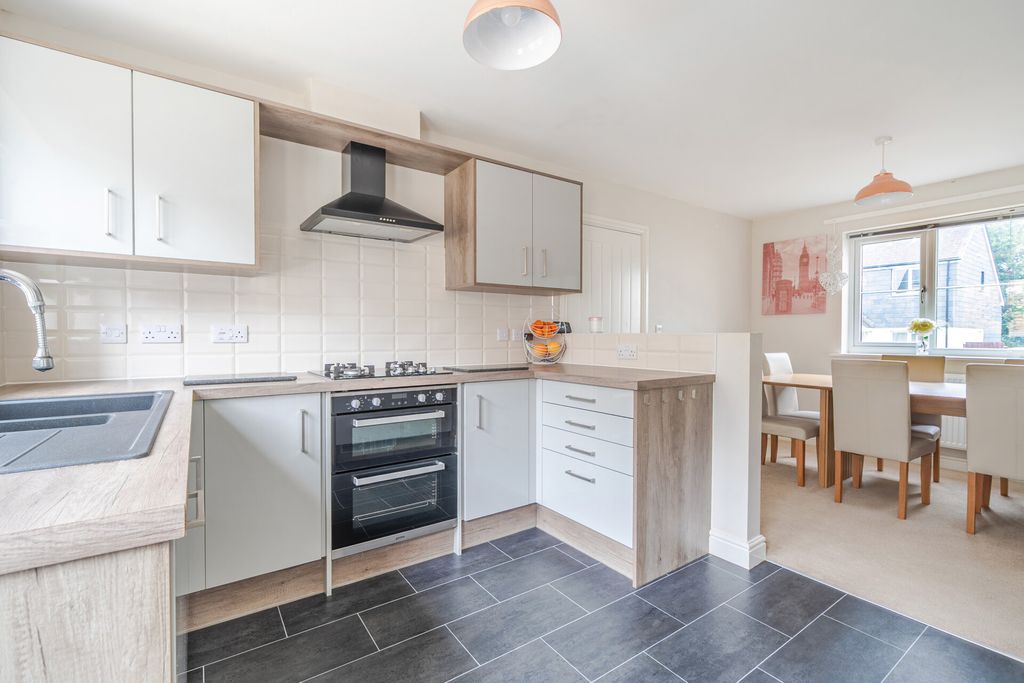Property photo 2 of 18 1524968-11-6Ab144...