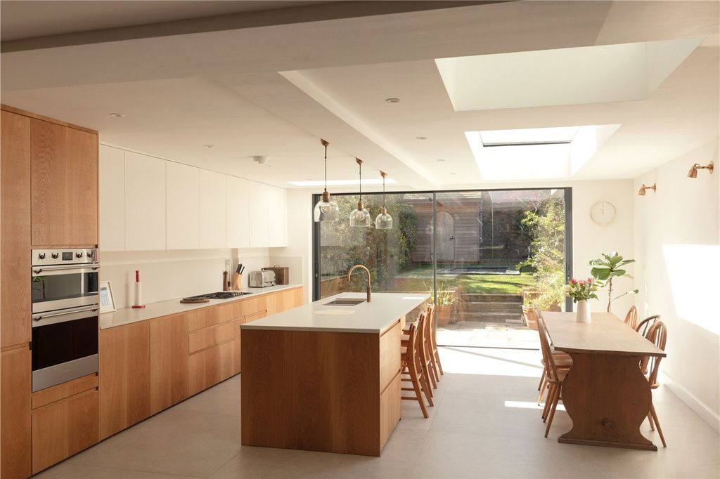 Property photo 2 of 24 Picture No. 21