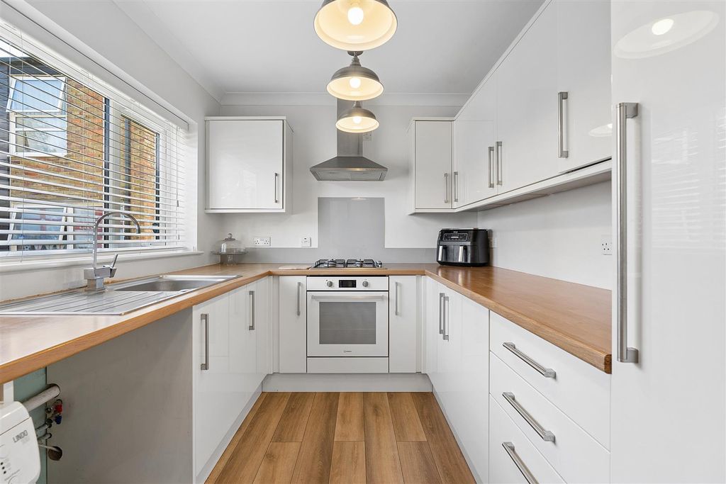 Property photo 2 of 13 Kitchen