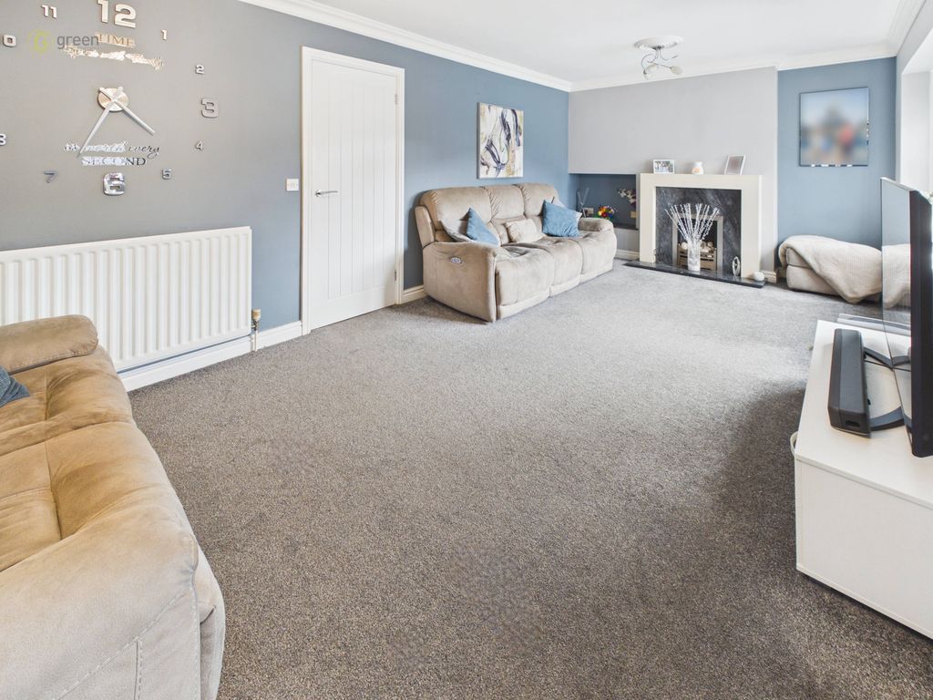 Property photo 2 of 21 1F70d92457ce4c6692Efbbad658349B4100Cam04425G0Pr0412Still020