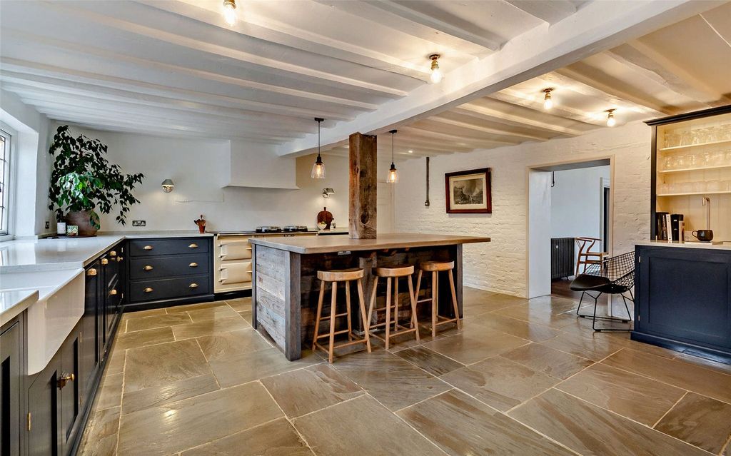 Property photo 3 of 26 Kitchen