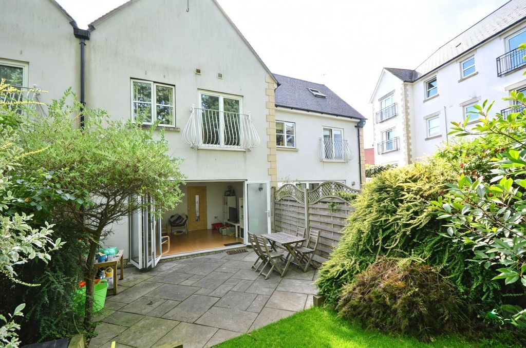 Property photo 1 of 27 Outside
