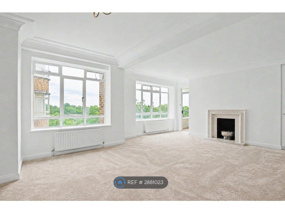 Property photo 1 of 19 Living Room (1/3)