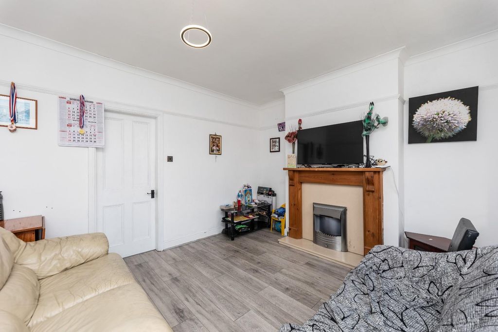 Property photo 2 of 12 Img_6088.Jpg