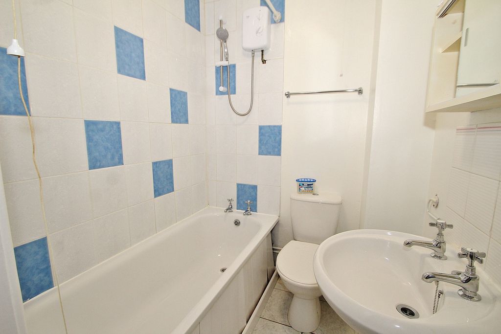 Additional image 5 of 1 bed flat for saleBurwell Court, Witney OX28