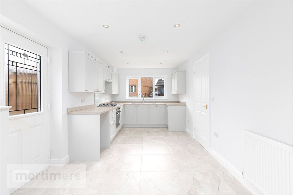 Property photo 2 of 29 Kitchen