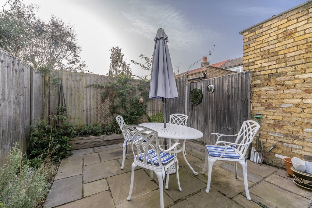 Property photo 2 of 10 Picture No. 15