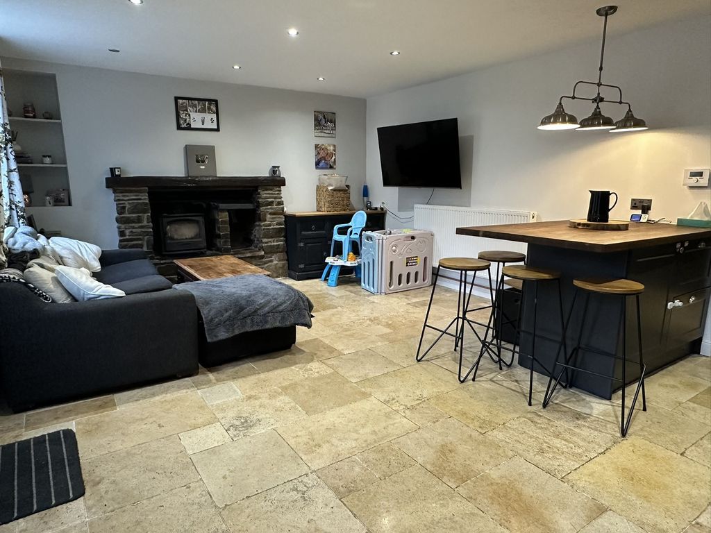 Property photo 2 of 18 Not Specified