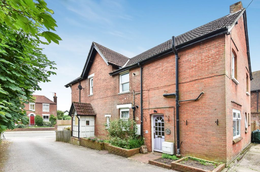 Additional image 5 of 2 bed flat for saleStation Road, Petersfield GU32