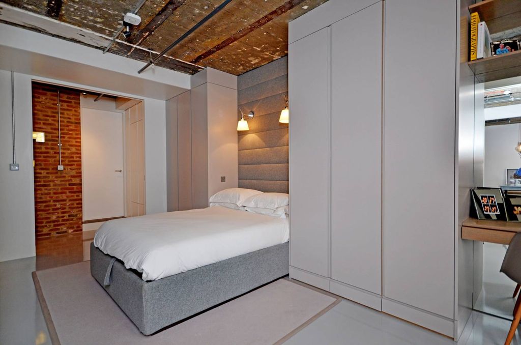 Property photo 3 of 21