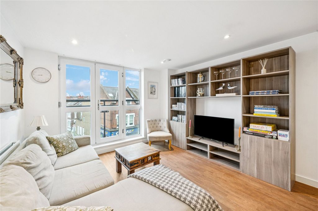 Property photo 2 of 6 Picture No. 14