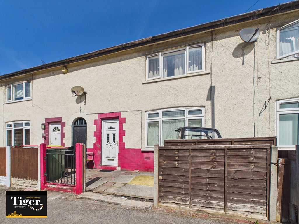 Property photo 1 of 8 Cam01931G0-Pr0401-Still008