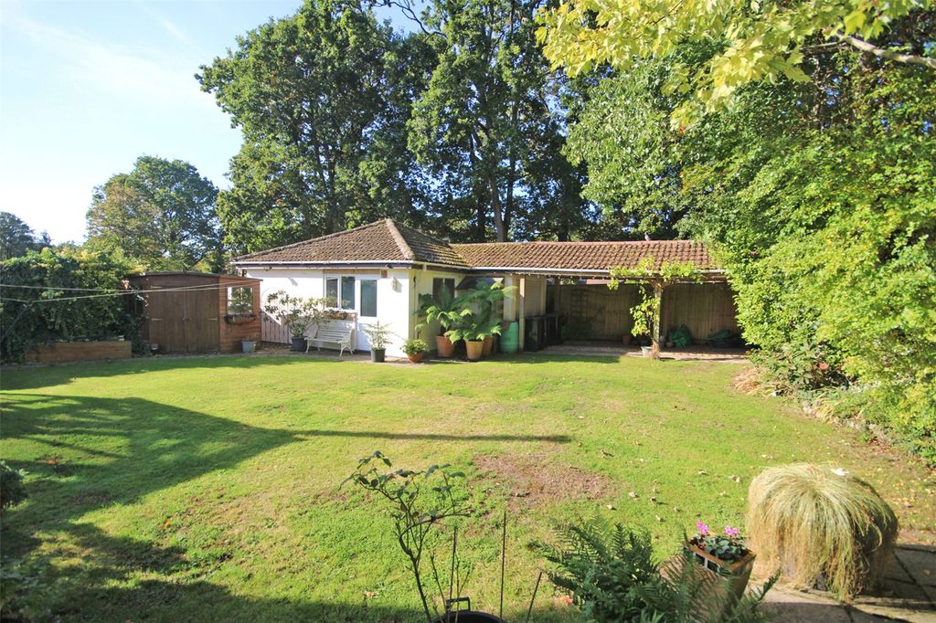 Property photo 2 of 18 Picture No. 24