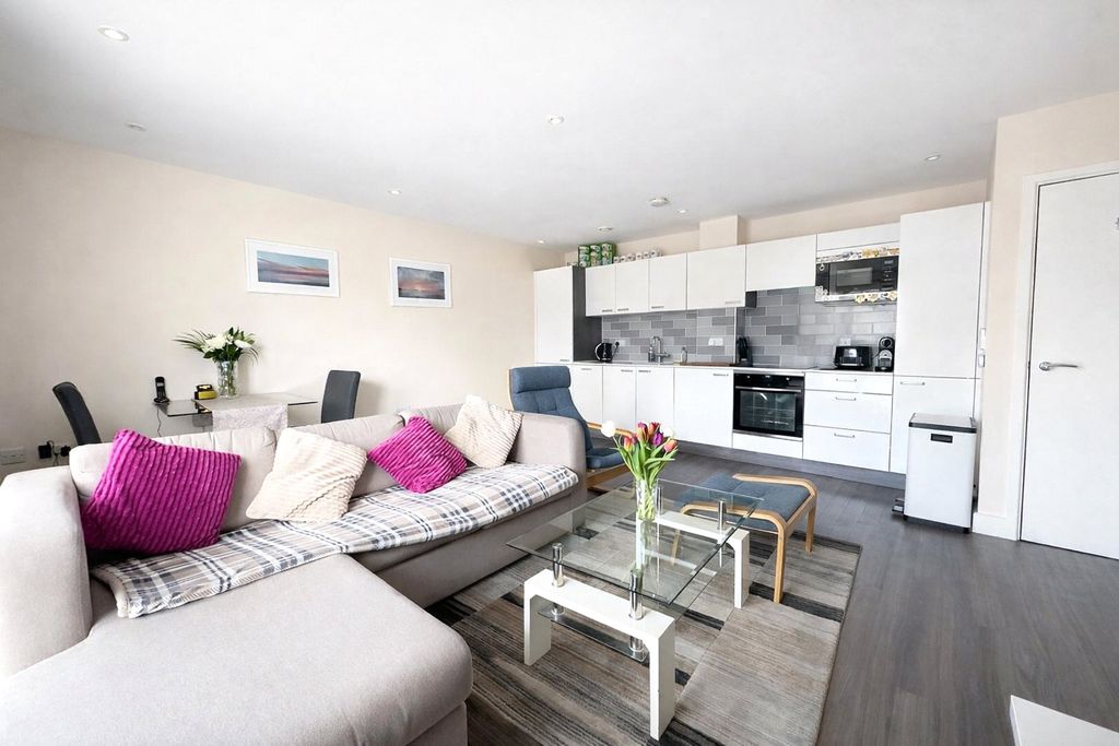 Property photo 2 of 14 Picture 2