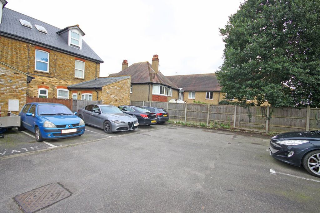 Property photo 2 of 17 Private Car Park