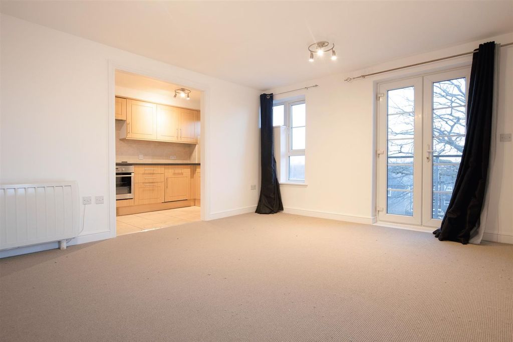 Property photo 3 of 9