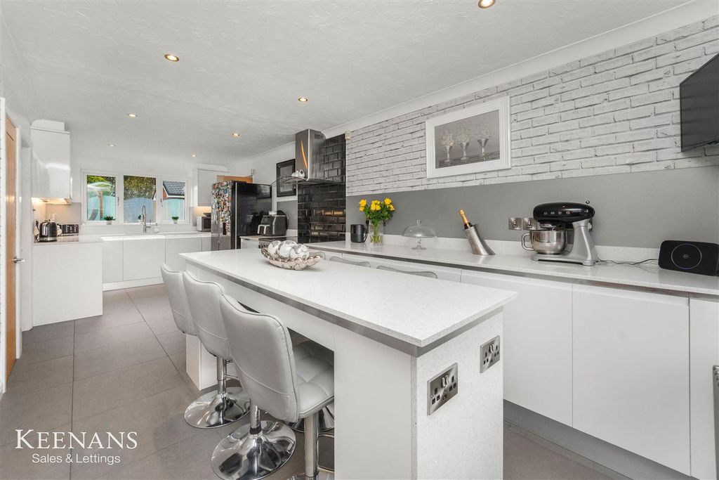 Property photo 3 of 64 3.Jpg