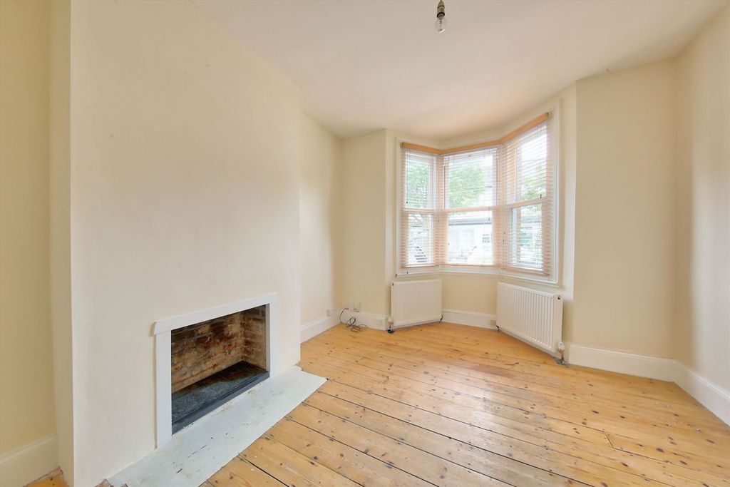 Property photo 2 of 8