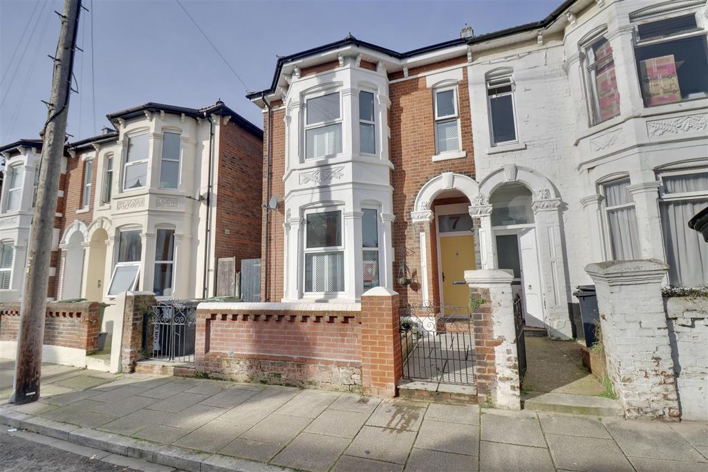Property photo 1 of 31 Edb8671A-Ae59-4Faf-9Ef5-6D374C75B171_1_201_A.Jpeg