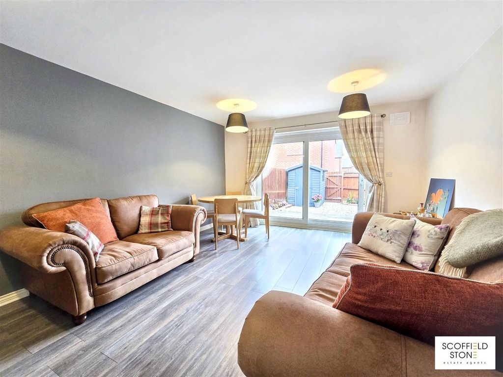 Property photo 3 of 14 Lounge/ Diner