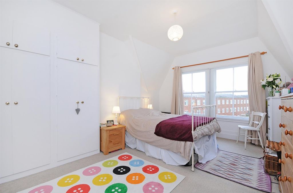 Property photo 2 of 6 Master Bedroom