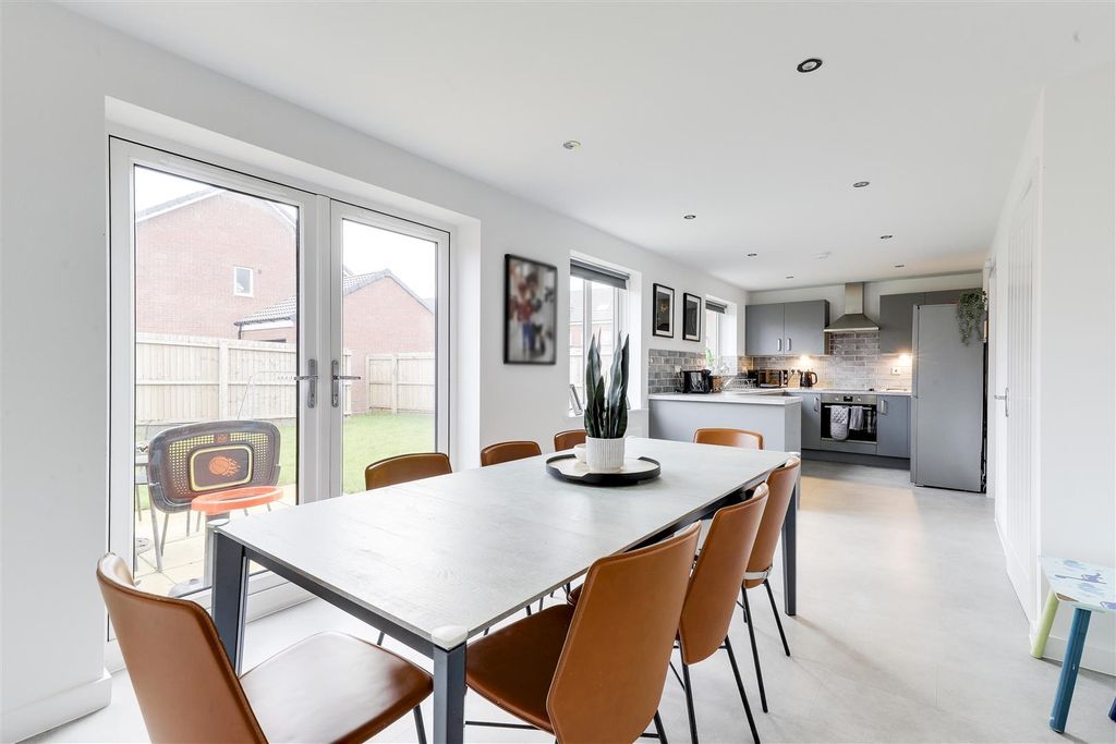 Property photo 2 of 26 999.Jpg